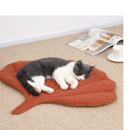 Leaf-Shaped Pet Sleeping Mat